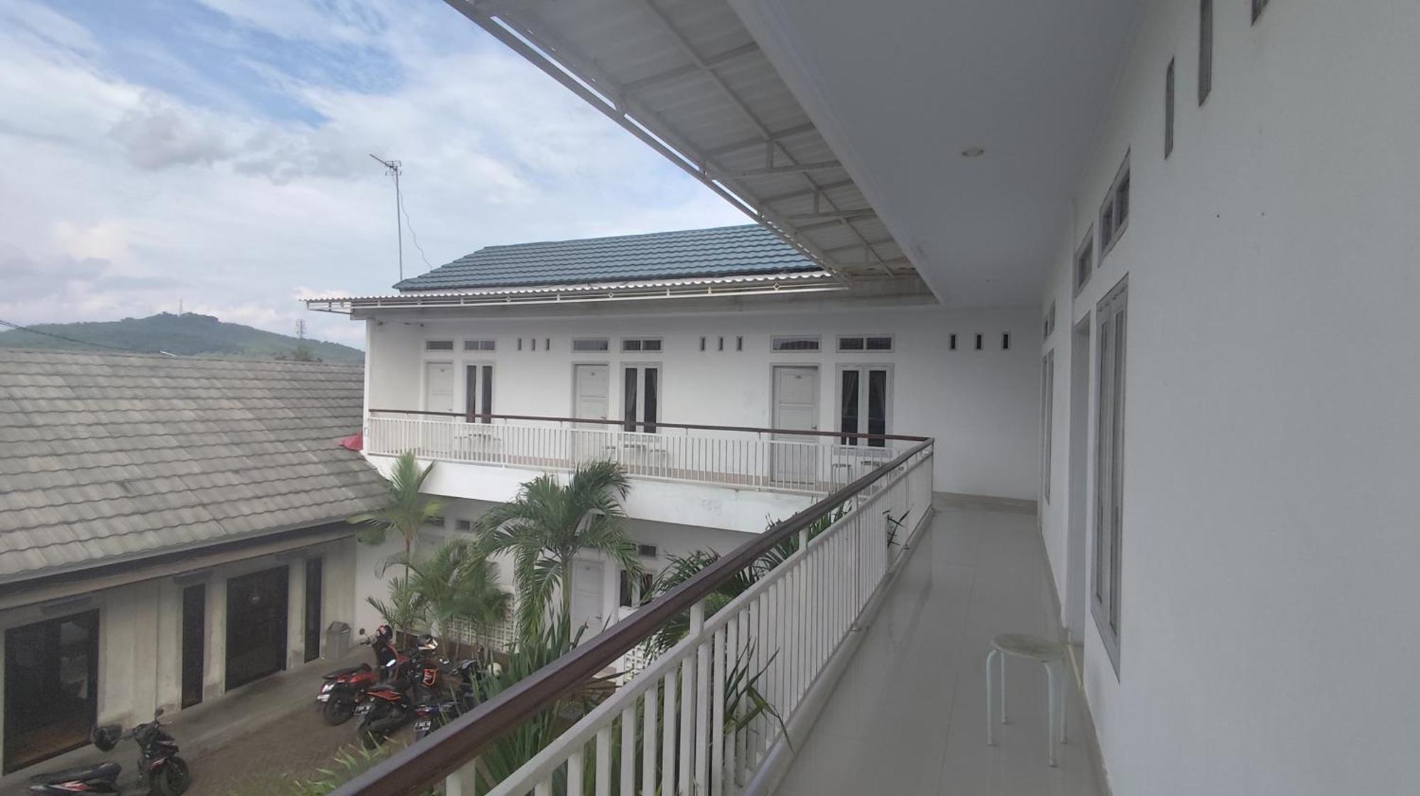 Backyard Guest House Banjar  Extérieur photo