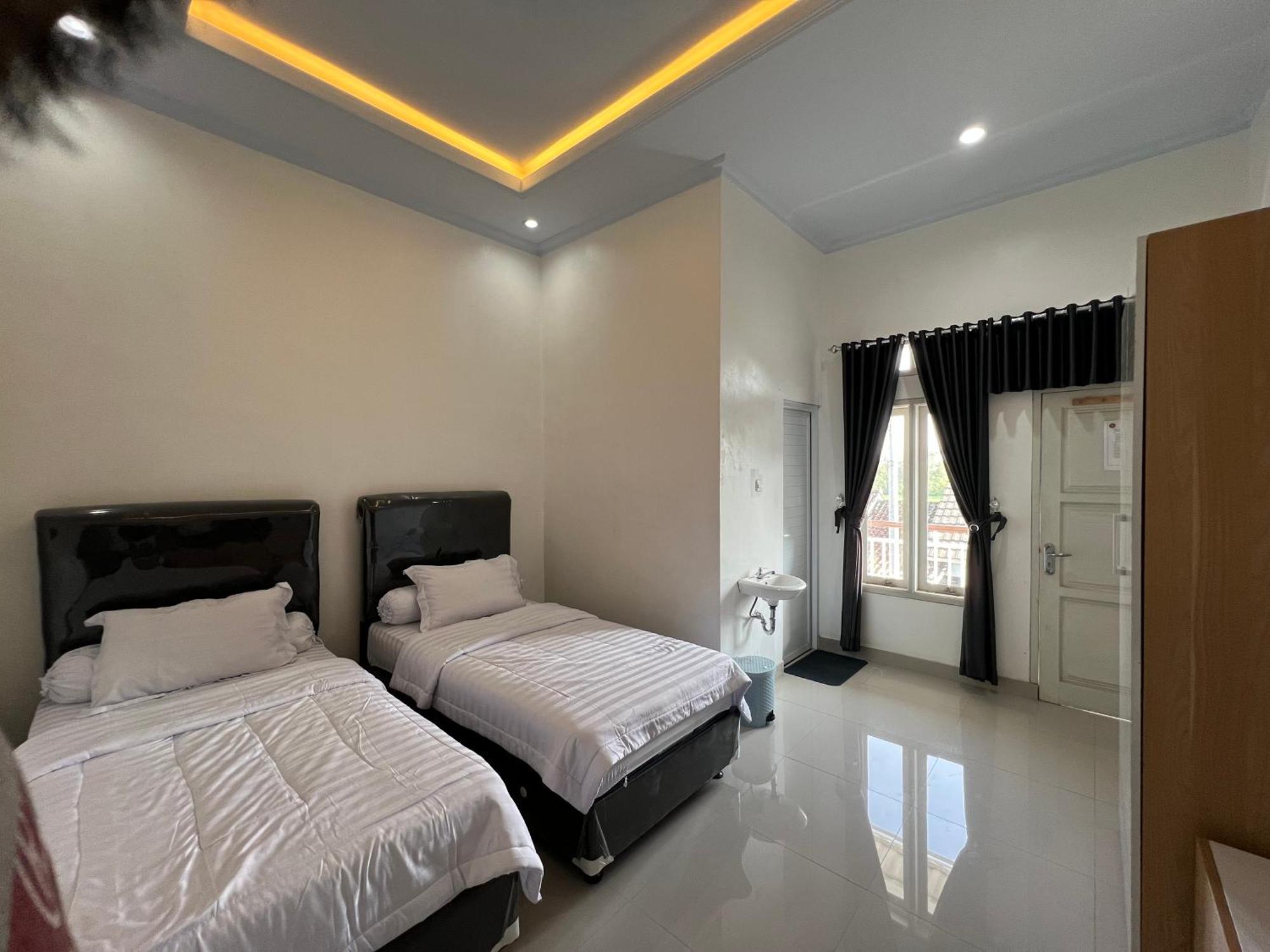 Backyard Guest House Banjar  Extérieur photo